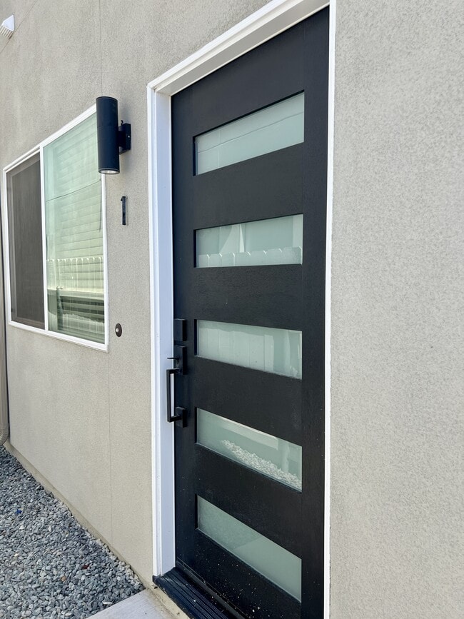 Building Photo - 3315 Clairemont Mesa Blvd