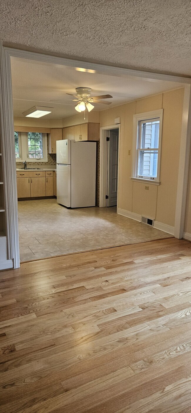 Foto del edificio - 8 West Ave