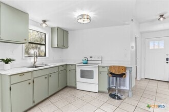 Building Photo - 1433 Riviera Dr