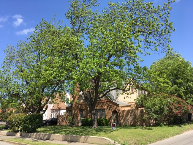 Photo - 1603 W Rosewood Ave House