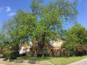 Building Photo - 1603 W Rosewood Ave