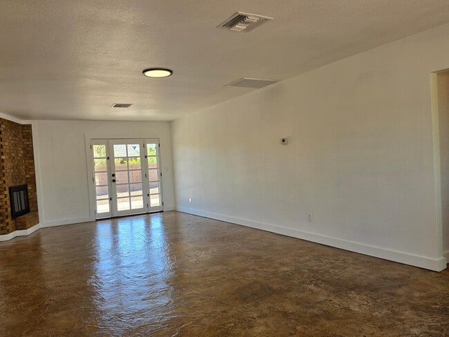 Building Photo - 1731 E Redfield Rd