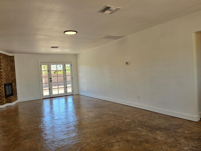 Foto del edificio - 1731 E Redfield Rd
