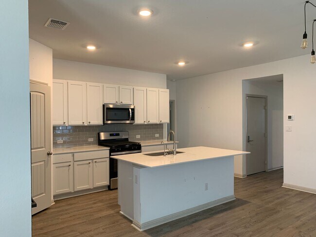 Building Photo - Lovely 3 Bed 2 bath home in Hutto