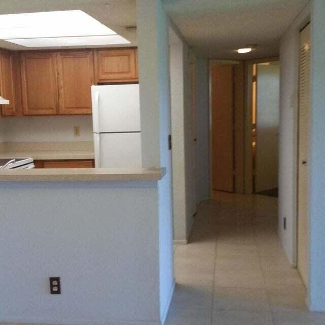 Building Photo - 1500 SE Royal Green Cir