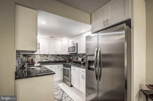 Foto del edificio - 14822 Bryan Ct