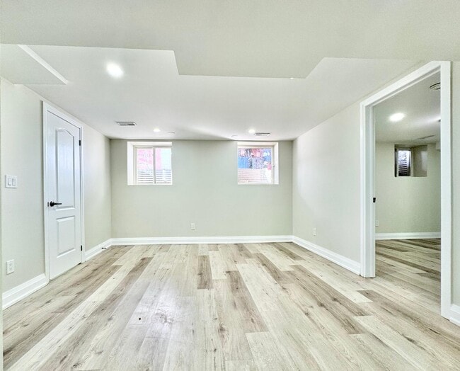 Photo du bâtiment - 12 Fernwood Crescent