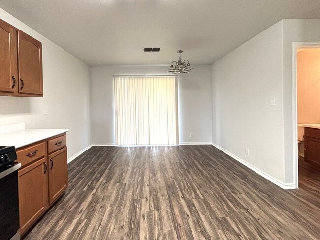 Building Photo - Beautiful two story home located in Horizo...