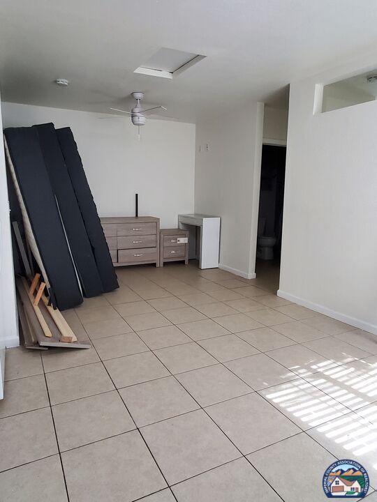 Building Photo - 1353 Truman Ct