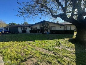 Building Photo - 2623 Avenida Simi