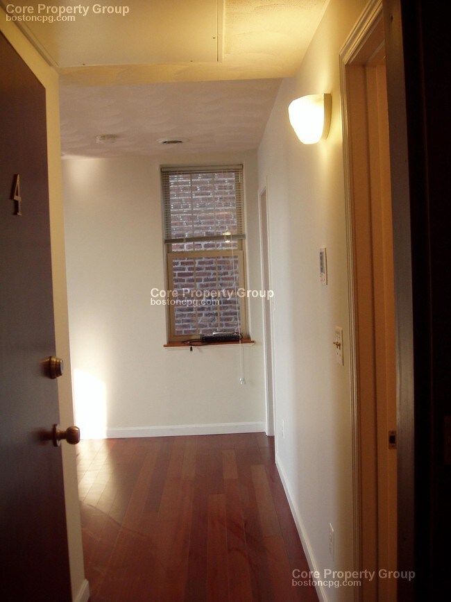 Building Photo - 59 Hull St