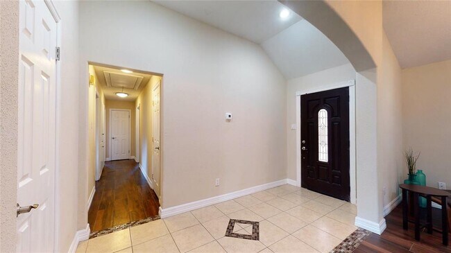 Building Photo - 11110 Hazelhurst Dr