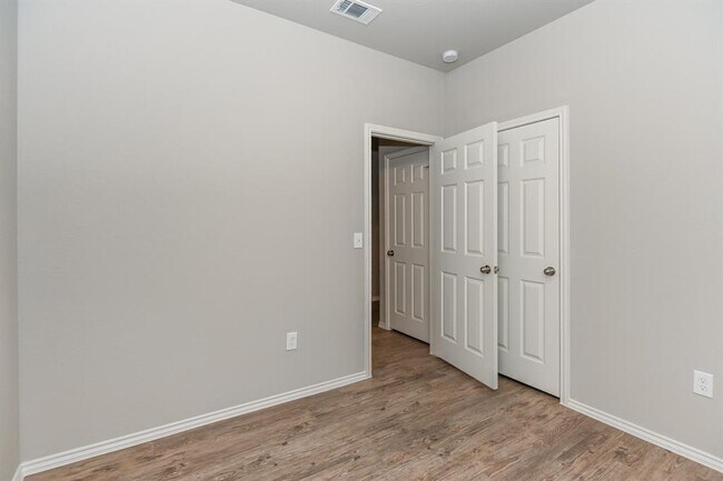 Building Photo - 20942 Canary Wood Ln