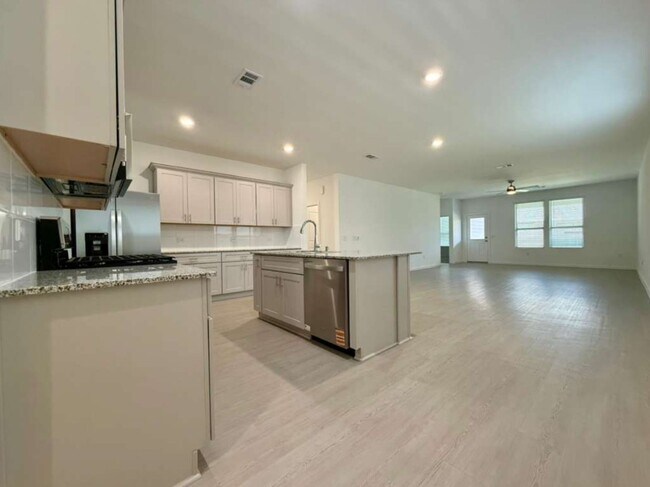 Foto del edificio - 15349 Dapple Blf Ln