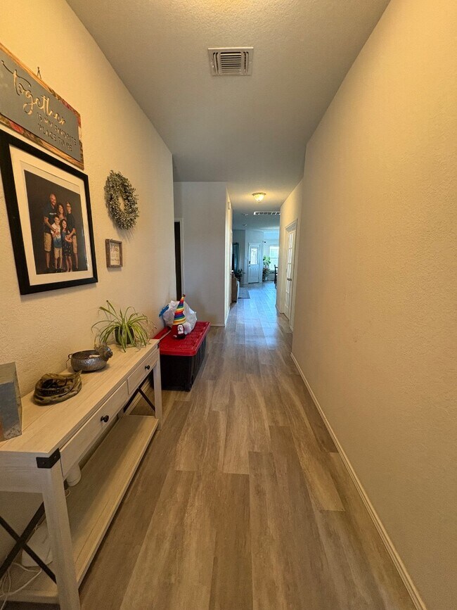 Building Photo - 2051 Wigeon Wy