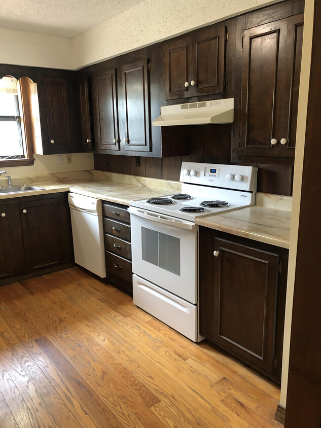 Primary Photo - 725 Locust St