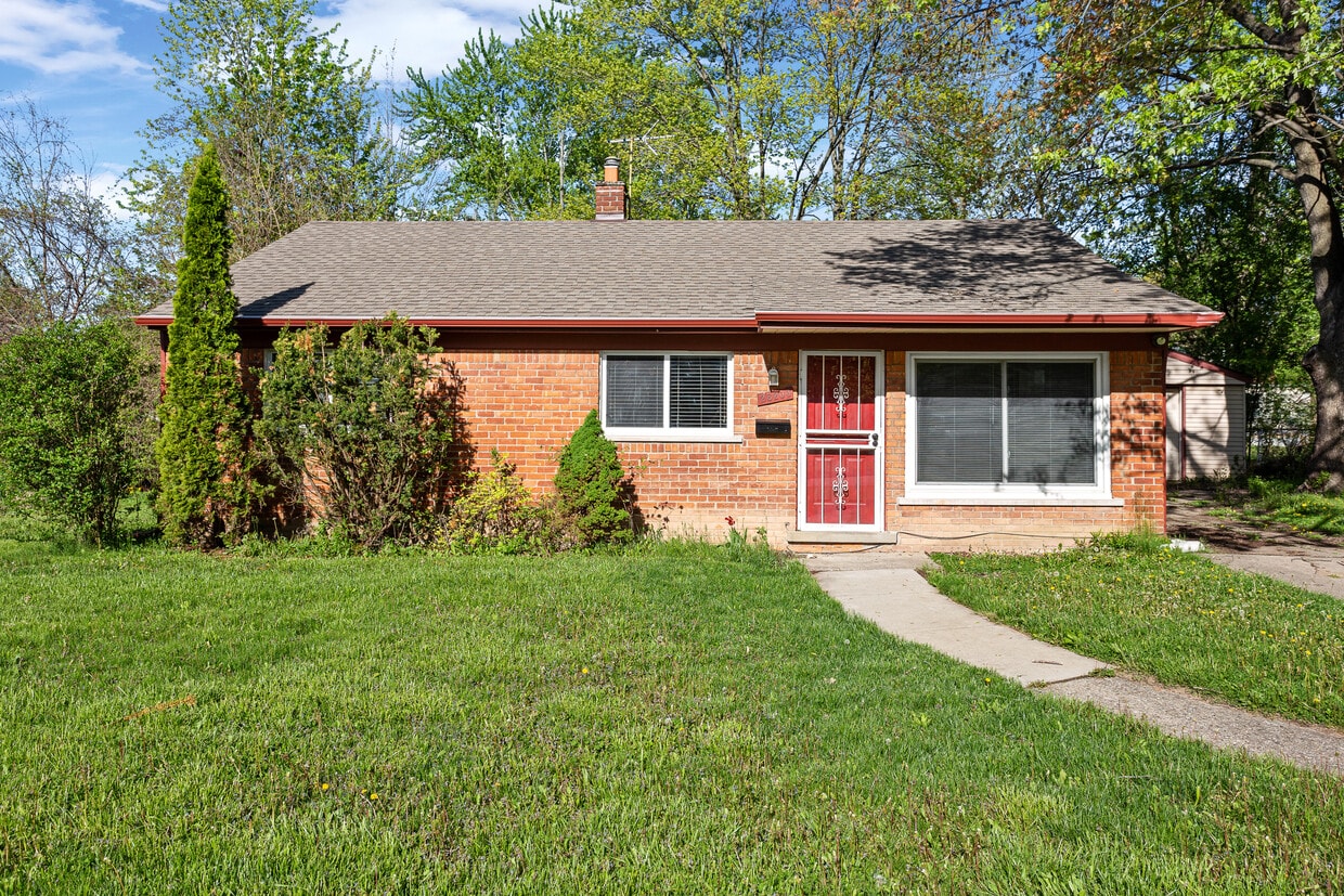 28203 Sutherland St, Southfield, MI 48076 House Rental in Southfield