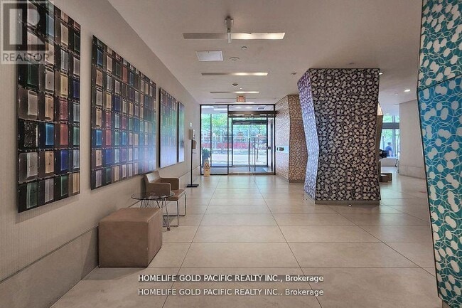 Building Photo - 832 Bay St.