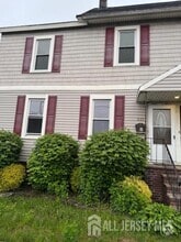 Building Photo - 601 Ridgeway Ave