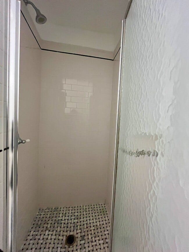 Building Photo - 141 E 56th St