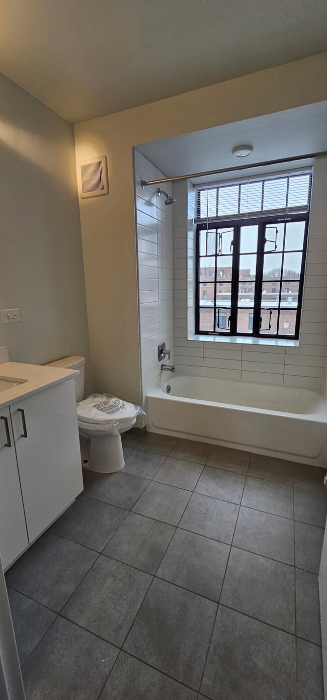 Foto del edificio - 2857 N Clybourn Ave