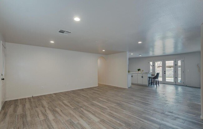 Building Photo - 3649 E Emile Zola Ave