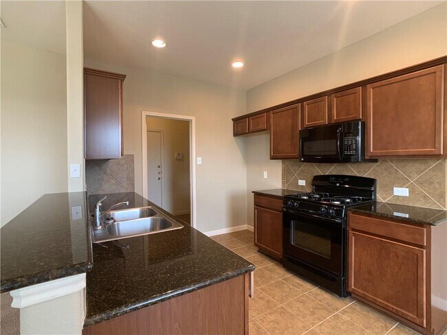 Foto del edificio - 2312 Nestlewood Dr