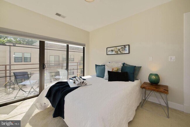 Foto del edificio - 5201 Wisconsin Ave NW