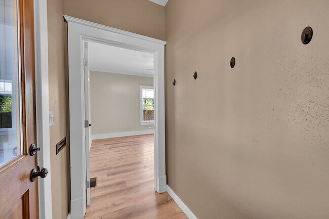 Foto del edificio - $1,750.00 - 2 Bedrooms, 1 Bathroom, Single...