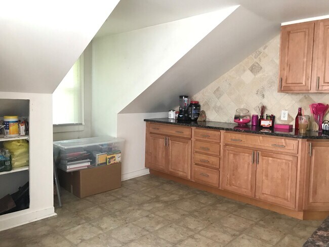 Large eat in kitchen - 106 E Hook Cross Rd