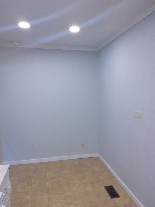 Foto del edificio - 1211 Dickson Ave