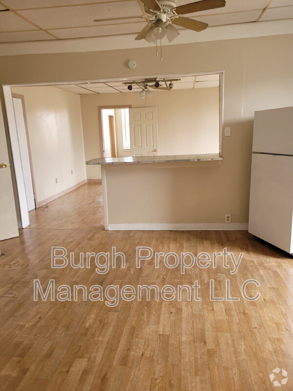 Building Photo - 996 Jefferson Ave