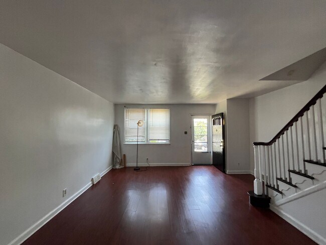 Foto del edificio - 2248 Disston St