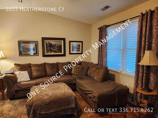 Foto del edificio - 1033 Heatherstone Ct