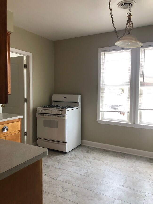 Building Photo - 3648 E Layton Ave