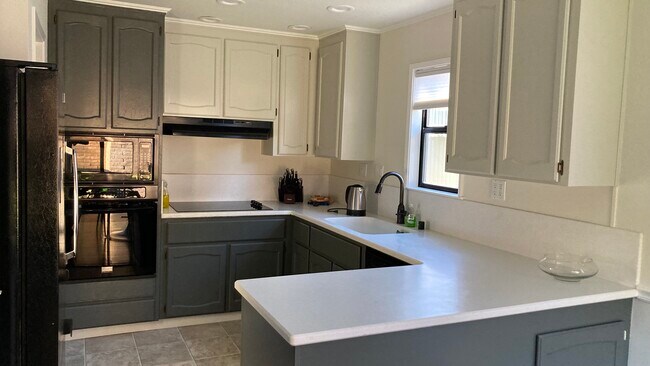 Building Photo - 2831 Casa de Vida Dr