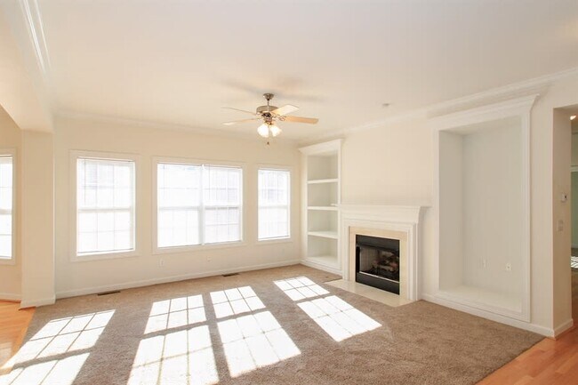 Foto del edificio - 14511 Maclauren Ln
