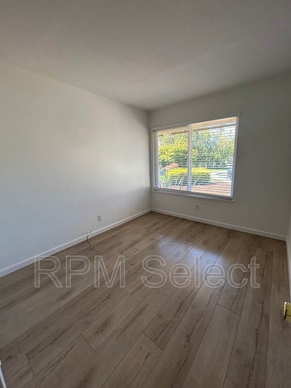 Foto del edificio - 855 Gaylene Ct