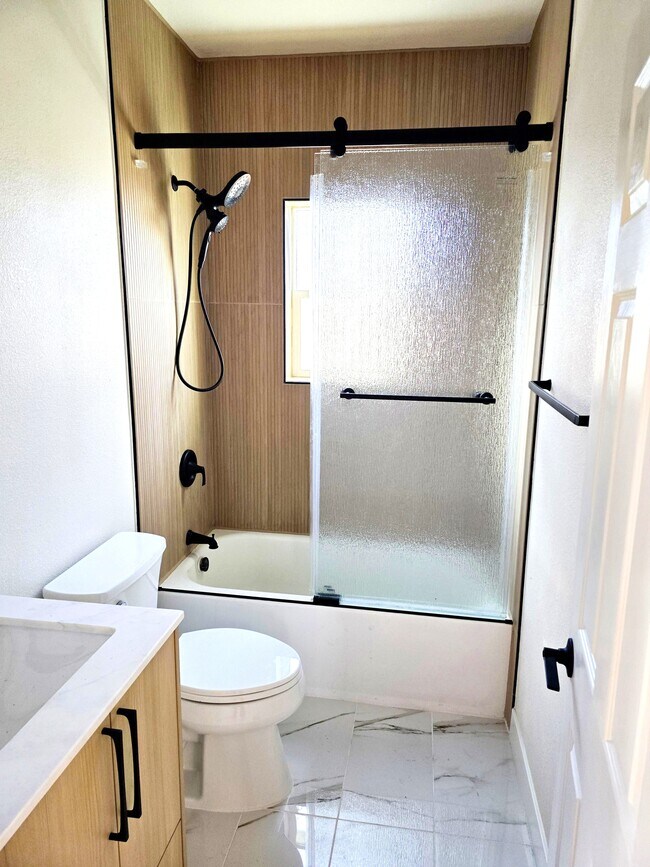 Foto del edificio - 1657 Ceylon Dr