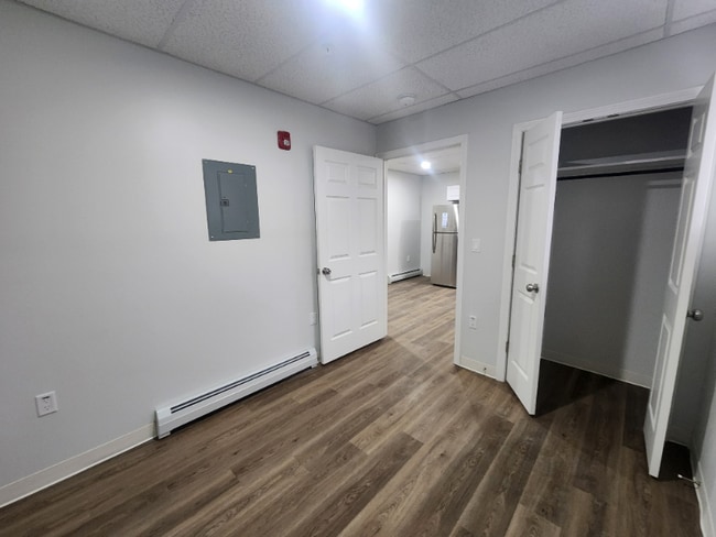 Foto del edificio - 151 S Main St