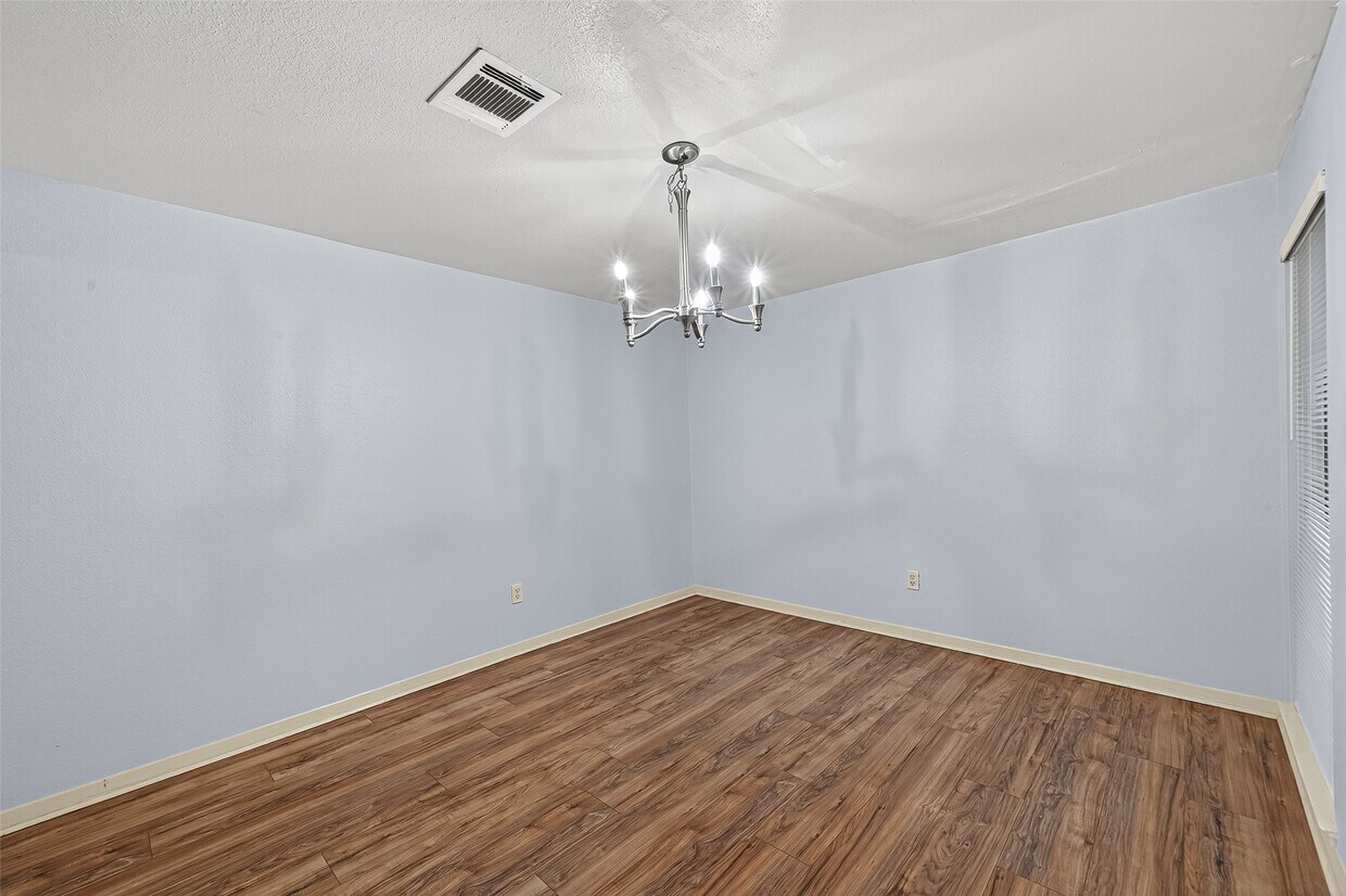Foto principal - 3906 Glen Cove Cir