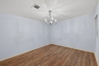 Building Photo - 3906 Glen Cove Cir