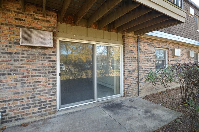 Building Photo - 869 Trace Dr