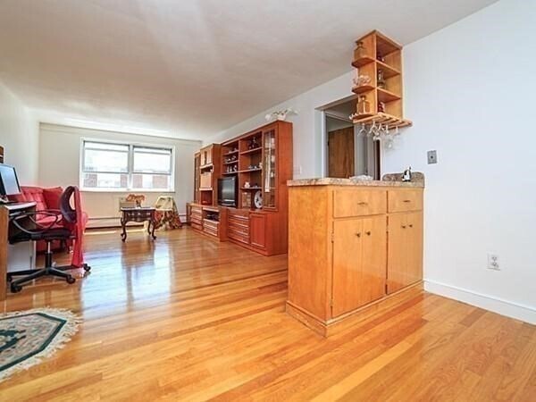 Foto principal - 15 Commonwealth Ct