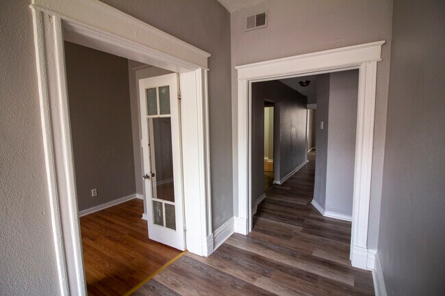 Building Photo - 4005 S Grand Blvd