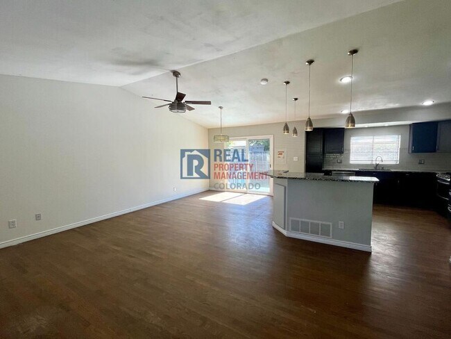 Foto del edificio - 4085 Host Ln