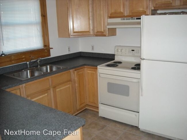 Building Photo - 4617 Cedar Ave