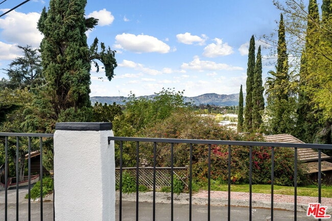 Foto del edificio - 5341 Elvira Rd