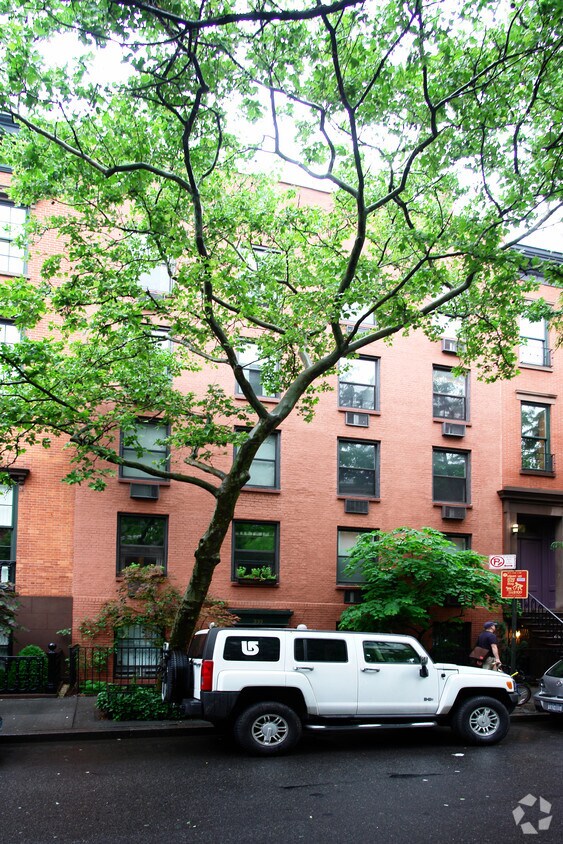 Foto principal - 333 W 22nd St
