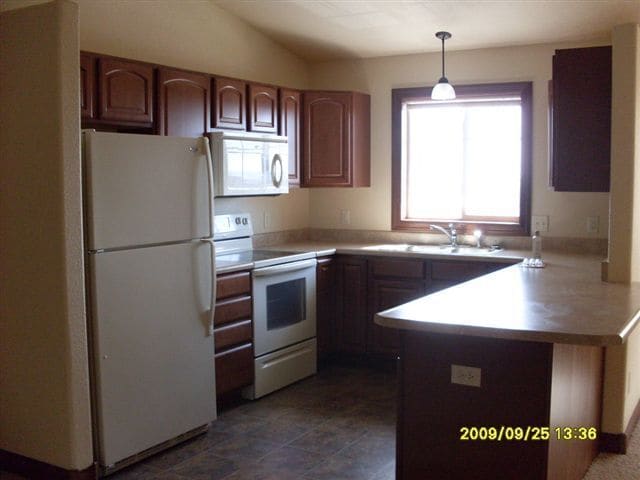 Building Photo - 3 BEDROOM | 2 BATH | TOWNHOME | RAPID VALLEY